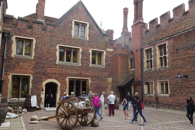Hampton Court Palace Private Tour - discovering the excesses of Henry VIII - Clock Court: the astronomical clock and why the last room matters