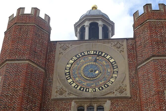 Hampton Court Palace Private Tour - discovering the excesses of Henry VIII - Price and value: what you’re paying for with $218.10 per group