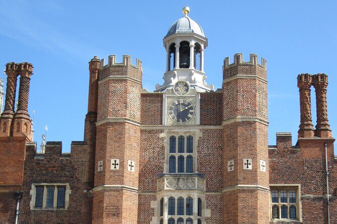 Hampton Court Palace Private Tour - discovering the excesses of Henry VIII - Great Hall: tapestries, stained glass, and the hammer-beam ceiling