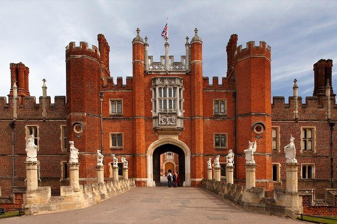 Hampton Court Palace & Windsor Castle Private Car Tour from London - Hampton Court Palace: Henry VIII, Great Hall, and a very specific kind of detail