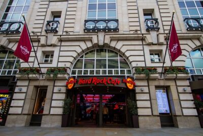 Hard Rock Cafe Piccadilly Circus with Set Menu for Lunch or Dinner - Walking in: seating speed, timing, and the check-in moment