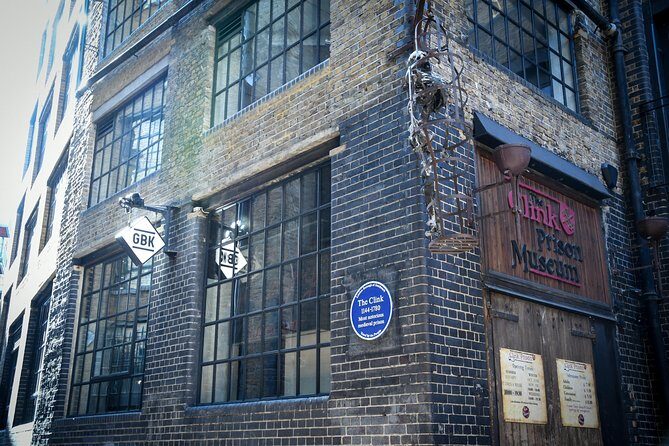 Harry Potter Azkaban Tour (Film Locations & Prison) - Platform 9¾ at King’s Cross: Make the Photo Work