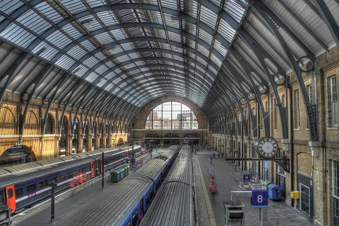 Harry Potter Film Locations Guided Walking Tour - Leaky Cauldron connection at Cecil Court area