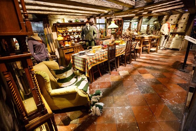 Harry Potter Warner Bros. Studio Tour from London - Platform 9¾ and the trolley photo: the one stop you’ll remember