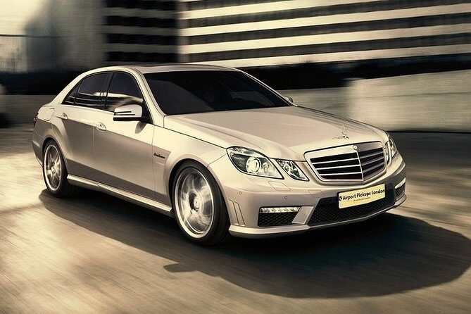 Heathrow Airport to Cambridge private taxi transfers - The ride to Cambridge: private, air-conditioned, and group-first