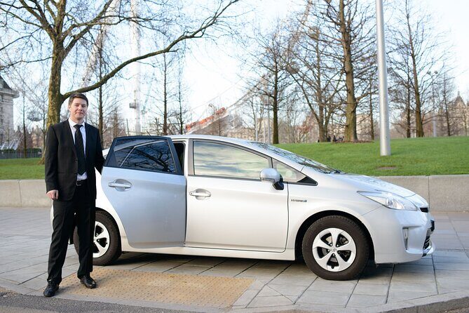 Heathrow Airport to Central London Transfer - Cars, Luggage, and a Private Group Up to 4