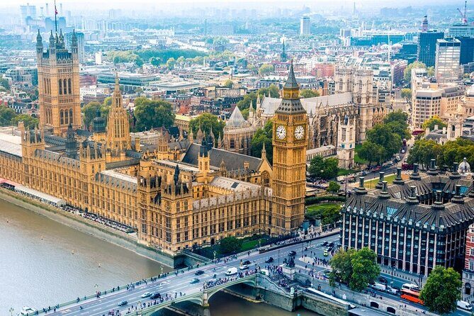 Heathrow Airport to London or London to Heathrow Transfer - The ride details that make a difference: comfort, luggage help, and Wi‑Fi