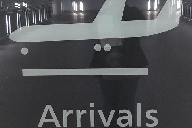 Heathrow Airport to North London Private Transfer - Timing your pickup: flight delays covered, waiting fees still exist
