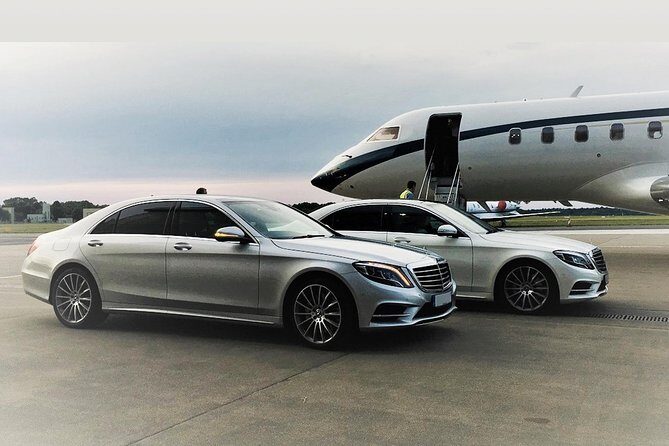 Heathrow Airport to Oxford transfers - In the vehicle: private comfort for a 1-hour-ish ride