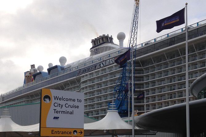 Heathrow Airport to Southampton Port or Hotel Private Airport Arrival Transfer - Group size, vehicle type, and luggage rules you shouldn’t ignore