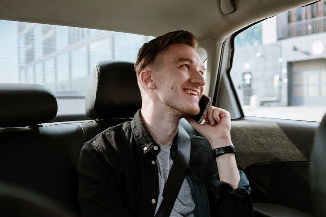 Heathrow London Airport Transfer to City center - The private ride: clean vehicle, luggage help, and London reality