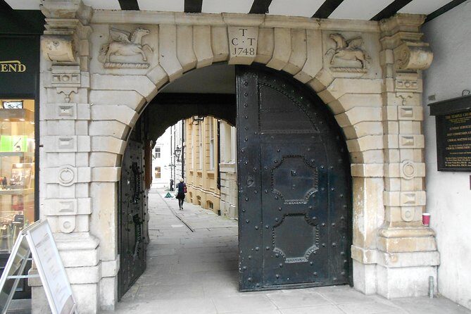 Hidden London Walking Tour - Temple Church Stop: Knights Templar legends with real street grounding