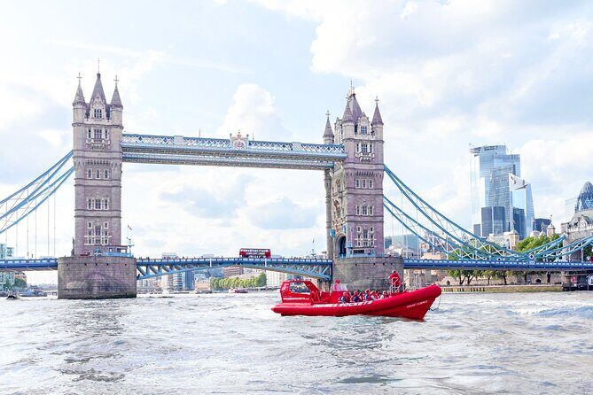 High-Speed Thames River Speedboat in London - Tower Bridge and the history moments before the roar