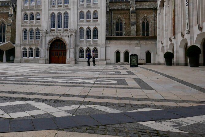 Highlights of Old London Town: Walking Tour of the Square Mile - What the guides do well: Catherine, Susannah, and Suzanne