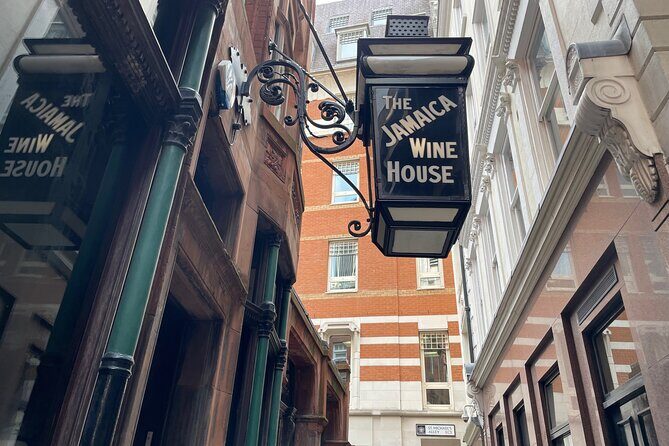 Highlights of Old London Town: Walking Tour of the Square Mile - Roman wall of Londonium: the origin story you can stand in
