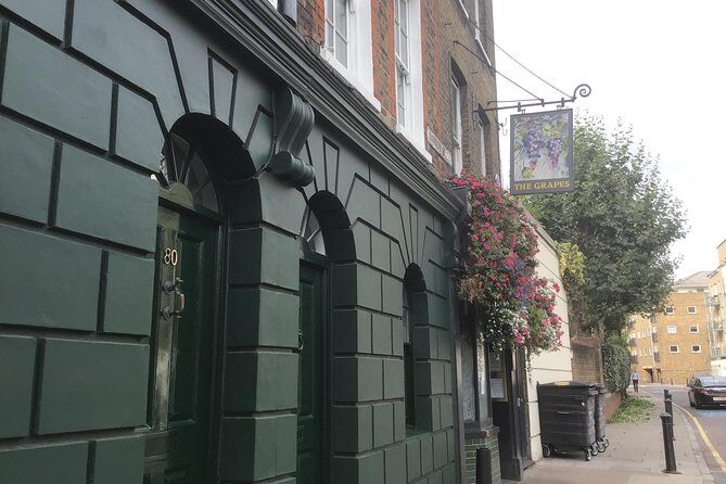 Historic walk of East Londons Wapping Docks and its famous Pubs - Thames policing museums: crime on the water, and who watched it