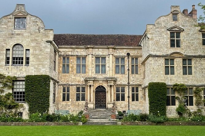 History and Hauntings Self Guided Walking Tour in York with App - What this self-guided York walk really delivers