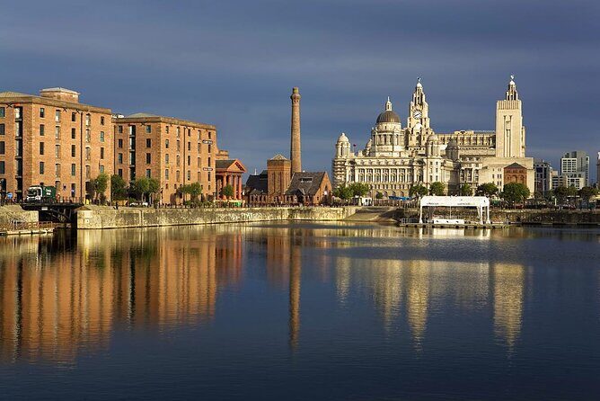 History Guided Tour of Liverpool and the Beatles - Stop-by-stop: Liverpool Central Library to the Beatles Statue