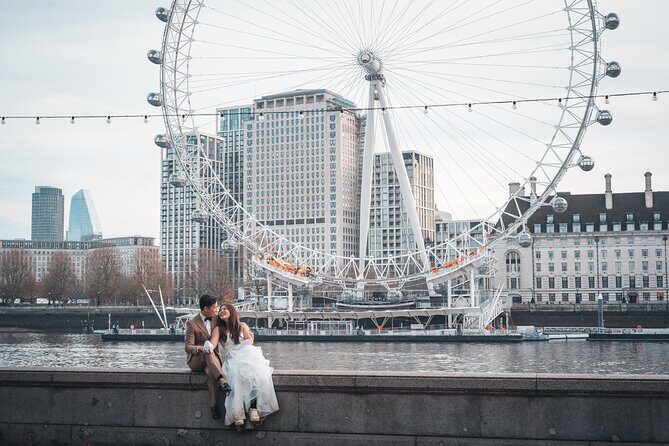 Iconic London Portraits Tour with Expert Local Photographer - Red Telephone Boxes and London Streets for Real-World Charm
