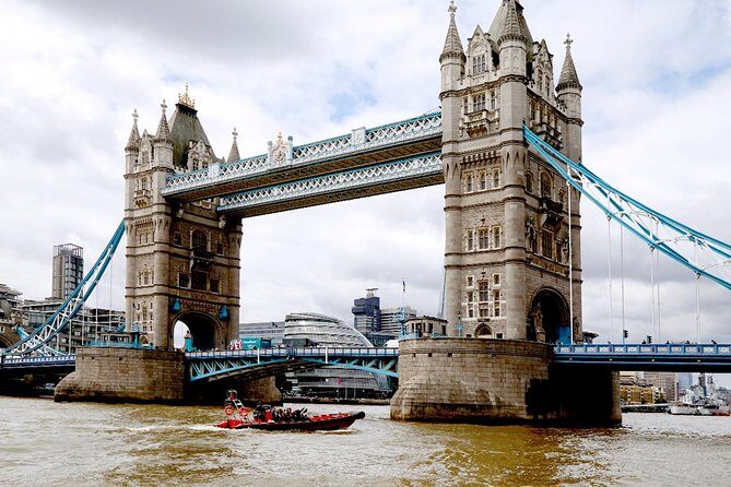 Iconic Sights of London: High-Speed Boat Trip - Who should book this Thames Tigers trip
