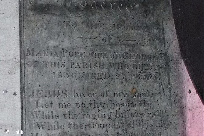 Ilfracombe Harbour Ghost Tour - The Walk Pace, Stops, and the Small-Group Advantage
