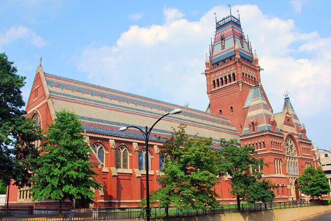 Illustrious Schools: Group Tour of MIT And Harvard - MIT stops that turn architecture into campus lore