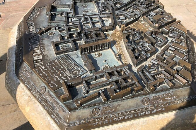 Immersive City Treasure Hunt in York - York on foot: routes, landmarks, and the cat-statuette twist