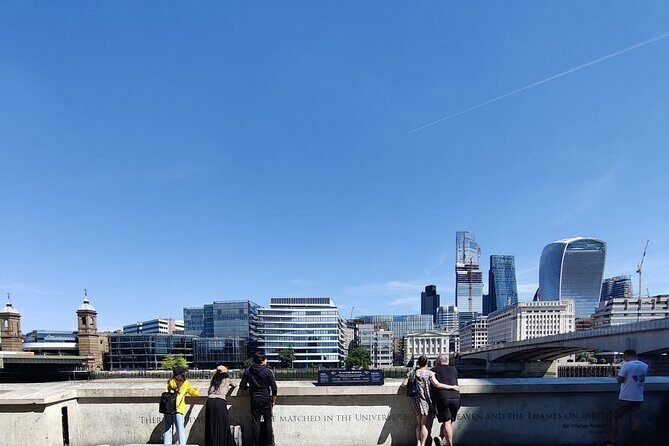 Interactive Treasure Hunt London - City of London/Southwark - Southwark and the City’s hidden characters: what you’ll solve along the way