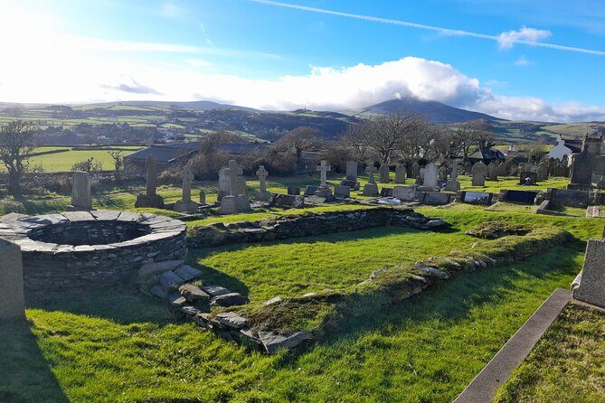 Isle of Man Discovery Tour with experienced Driver Guide - Louise’s guiding style: how the stories actually help you see