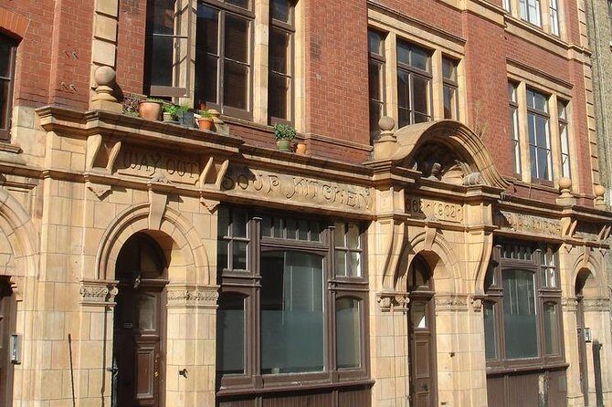 Jack the Ripper Mystery Walks - Meeting at Aldgate High Street: where your mystery walk starts