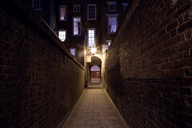 Jack the Ripper Small Group Guided Tour with an Expert Guide - Should you book this Jack the Ripper small-group tour?