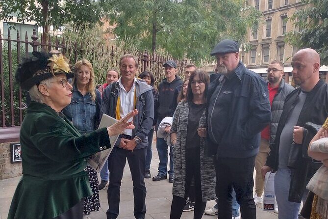 Jack the Ripper Tour Whitechapel Plus Fish and Chips - Poppies fish and chips: the practical start that makes it fun