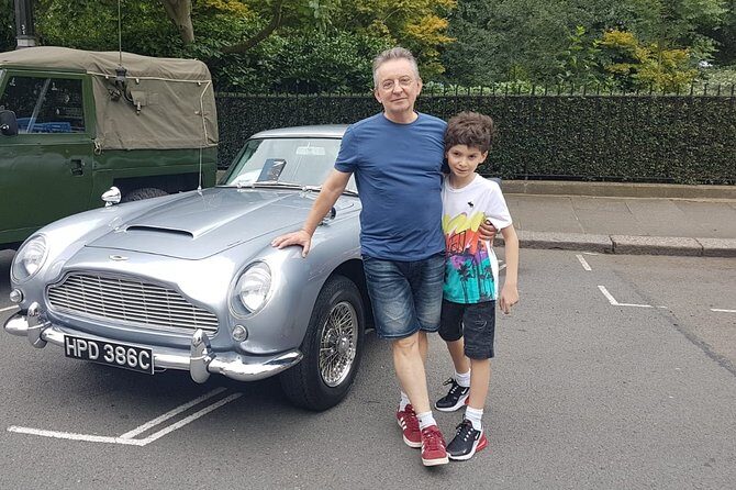 James Bond Ultimate Spy Taxi Tour - The Real Secret Ingredient: The Guide and Your Group Pace