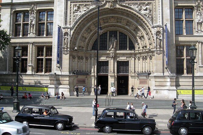 Kensington Private 4h Tour Including The Victoria & Albert Museum - Hyde Park orientation: getting your bearings fast