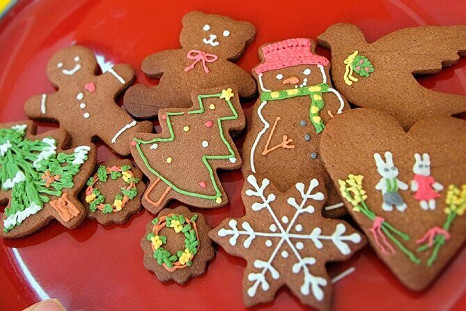 Kew Biscuit Decorating Class for Adults - The Core Skill Session: Outlines, Hearts, Teardrops, Flowers, Forage, and Flood Icing