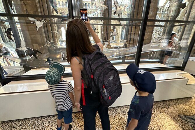 Kid-Friendly Natural History Museum & Dinosaurs Private Guided Tour in London - The Dinosaur Gallery: T-Rex viewing with storytelling that keeps pace