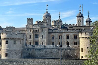 Kid-Friendly Private Tower of London Tour with Blue Badge Guide - The half-day route across the Tower: White Tower, Green Tower, Medieval Palace, Mint Street