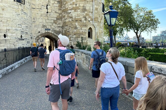 Kid-Friendly Private Tower of London Tour with Blue Badge Guide - Yeomen Warders (Beefeaters) and raven legends that stick