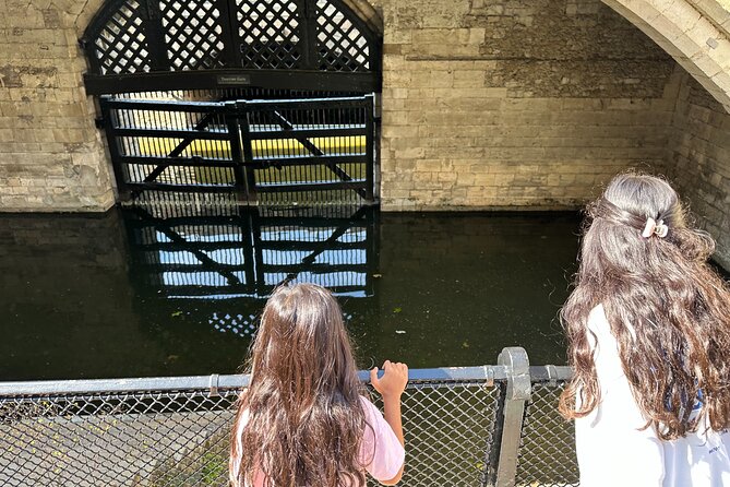 Kid-Friendly Private Tower of London Tour with Blue Badge Guide - Strollers, kid ages, and who this tour suits best