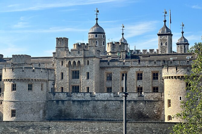 Kid-Friendly Private Tower of London Tour with Blue Badge Guide - The half-day route across the Tower: White Tower, Green Tower, Medieval Palace, Mint Street