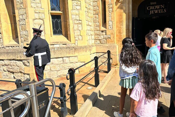 Kid-Friendly Tour: Tower of London and Tower Bridge Entry - What you’ll see inside the Tower (and how to make it kid-friendly)
