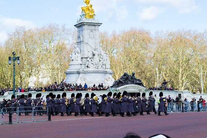 Layover Tour of London from LHR Executive Luxurious Vehicle Private Tour - Parliament area and Westminster Abbey: walk, look, and one free interior surprise