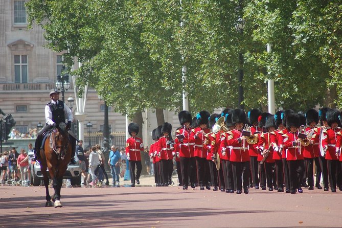 Layover Tour of London from LHR Executive Luxurious Vehicle Private Tour 6 hour - What’s included versus what costs extra (so you can budget right)