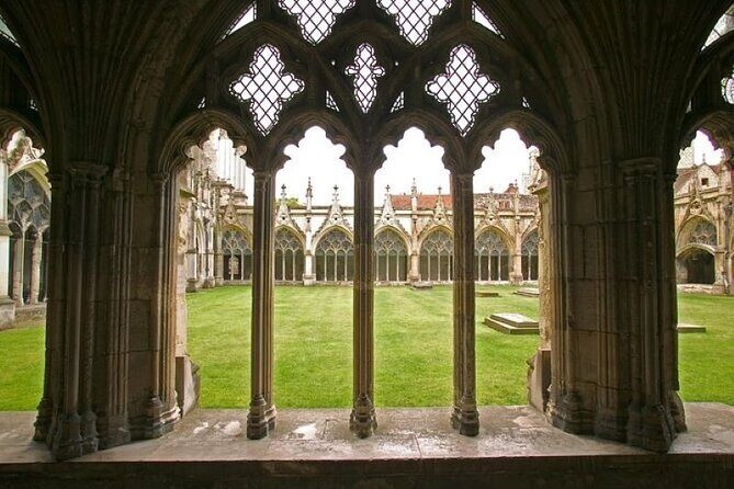 Leeds Castle Canterbury and Dover Private Tour from London - A Smart Way to Leave London Without the Hassle