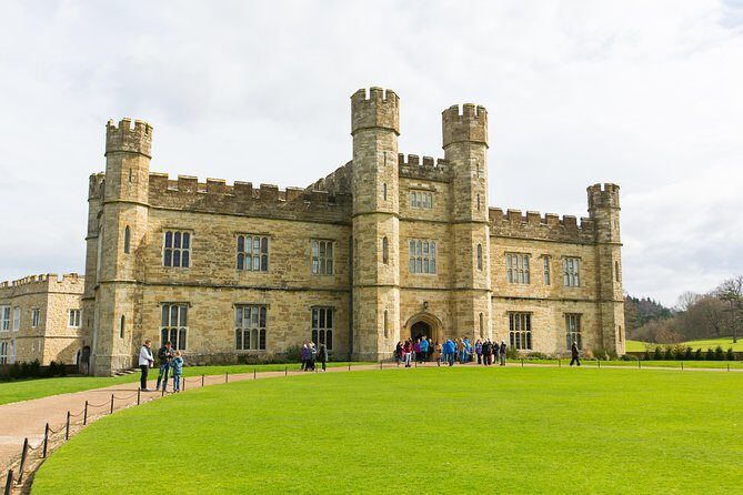 Leeds Castle, Cliffs of Dover and Canterbury Day Trip from London with Guided Cathedral Tour - A Coach Day Trip That Turns Three Kent Icons Into One Plan