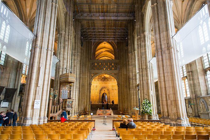 Leeds Castle, Cliffs of Dover and Canterbury Day Trip from London with Guided Cathedral Tour - Food, Heat, and How to Avoid the Rushed Feeling
