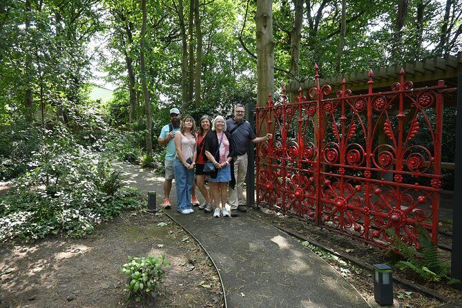 Lennon and McCartney Songwriting History Tour - Mendips: John Lennon’s childhood home and the guitar spark