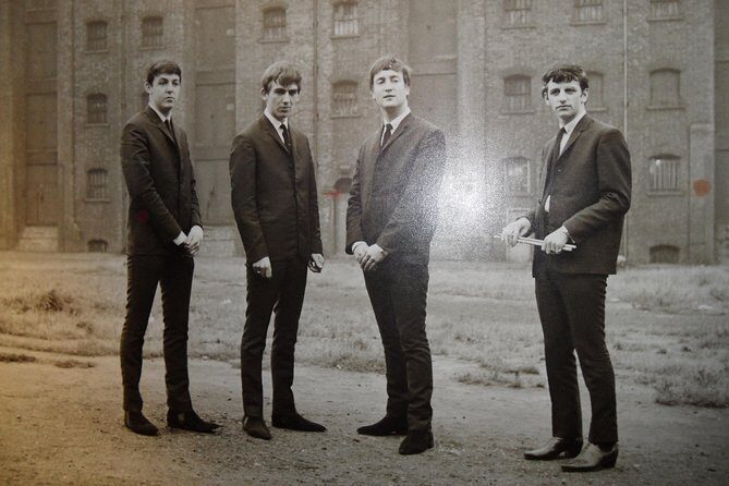 Liverpool Legends: A Cultural & Historic Journey - Eleanor Rigby Statue: the tour’s thoughtful closer
