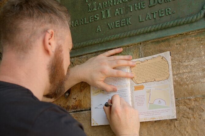 Liverpool Mystery Adventure: The Stolen Golden Record - The Stolen Golden Record format: clues, suspects, and that reveal