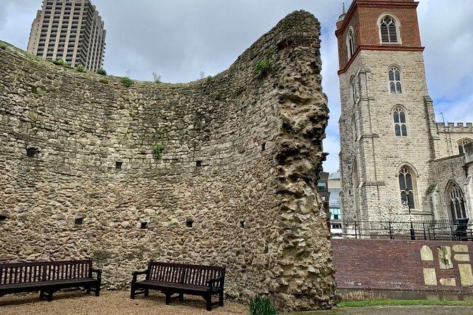 Londinium's Footprint: Explore London's Roman wall on a self-guided audio tour - Starting outside Tower Hill: your first anchor point is the Crown Jewels area
